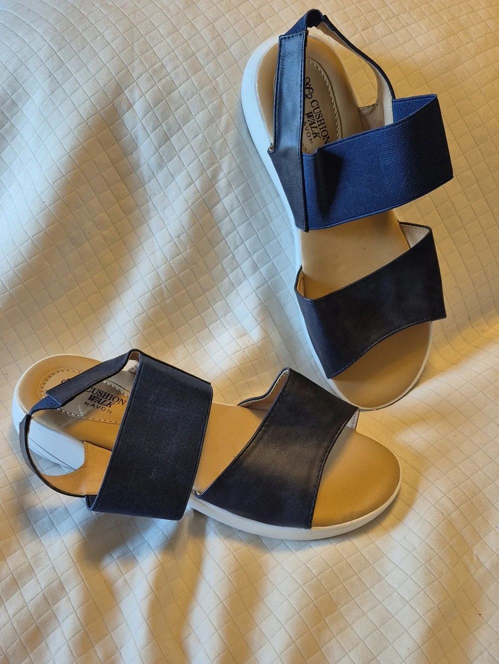 Avon Custom Walk Women's 8 Navy Strappy Stretch Sandal - New